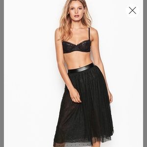 Victoria’s Secret Tulle & Pearl Skirt Brand New